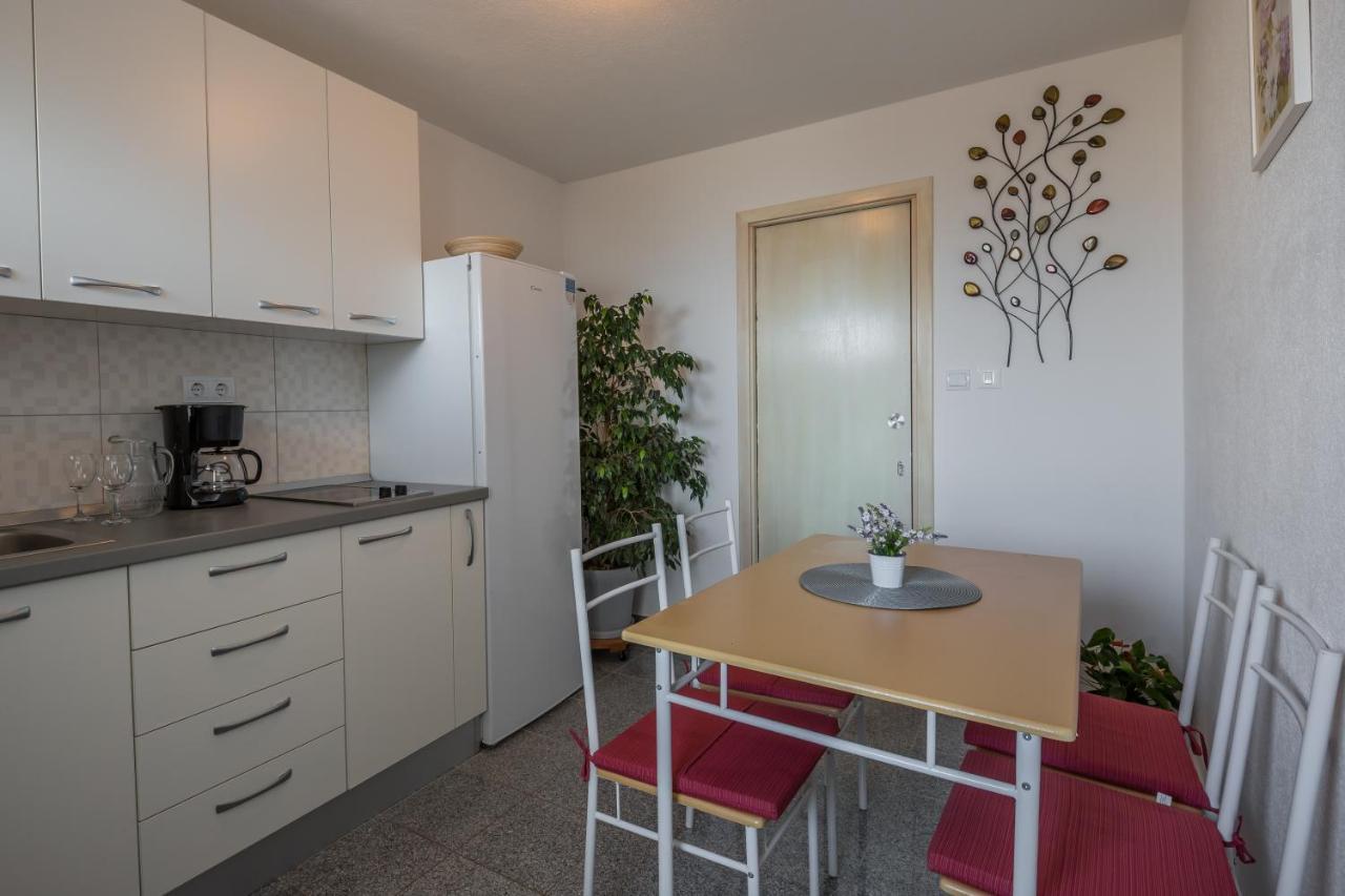 Holiday House Almissa Omiš Eksteriør bilde